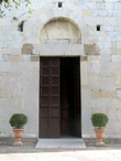 Pieve a Elici (Lucca), chiesa di S. Pantaleone, facciata: portale maggiore. Pieve a Elici (Lucca), chiesa di S. Pantaleone, facciata: portale maggiore.