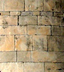 Vallecchia (Lucca), chiesa di S. Stefano, particolare della muratura dell'abside Vallecchia (Lucca), chiesa di S. Stefano, particolare della muratura dell'abside