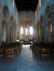 Valdicastello (Lucca), chiesa di S. Giovanni Battista e S. Felicita, interno. Valdicastello (Lucca), chiesa di S. Giovanni Battista e S. Felicita, interno.